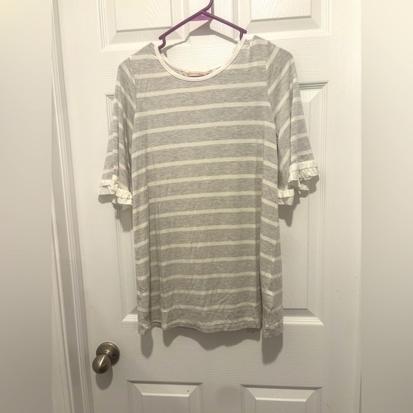 NWOT Soft Surroundings Grey & White Striped Ruffle Sleeve Shirt Size XS. - Picture 1 of 4